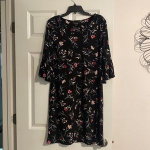 Black floral, v-neck, half sleeve dress. Roz & Ali.